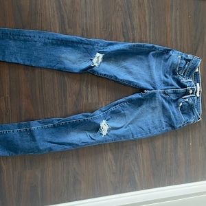 Levi’s high rise cropped jean - size 27